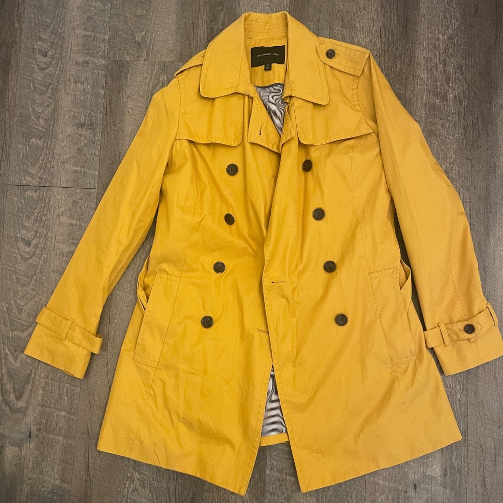 Banana republic yellow trench coat size medium